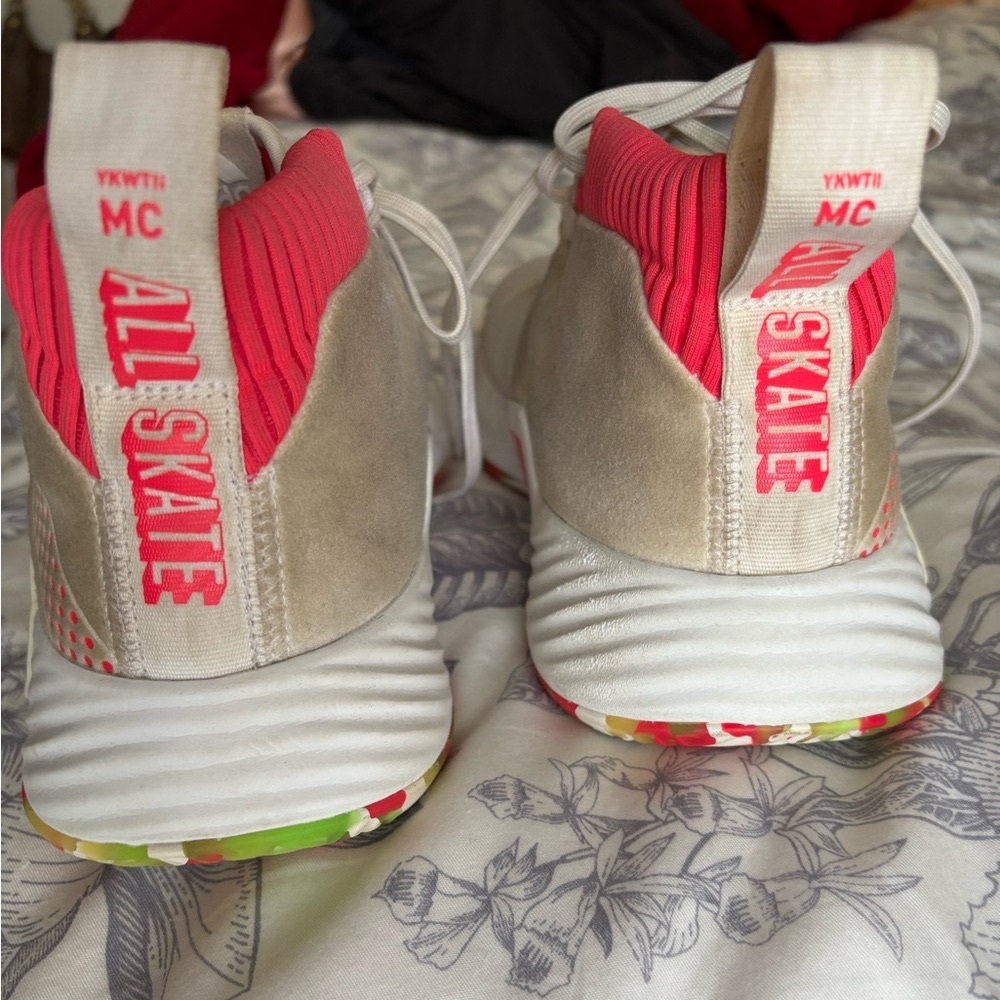 Adidas Dame 5 All Skate Red and White Men's Basketball Shoes Size 9.5 - Picture 3 of 7